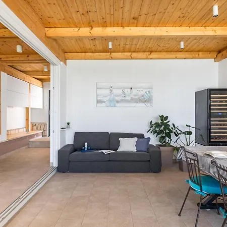 Barefoot Summer House