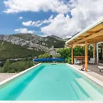 Panoramic Leisure Retreat * Klis